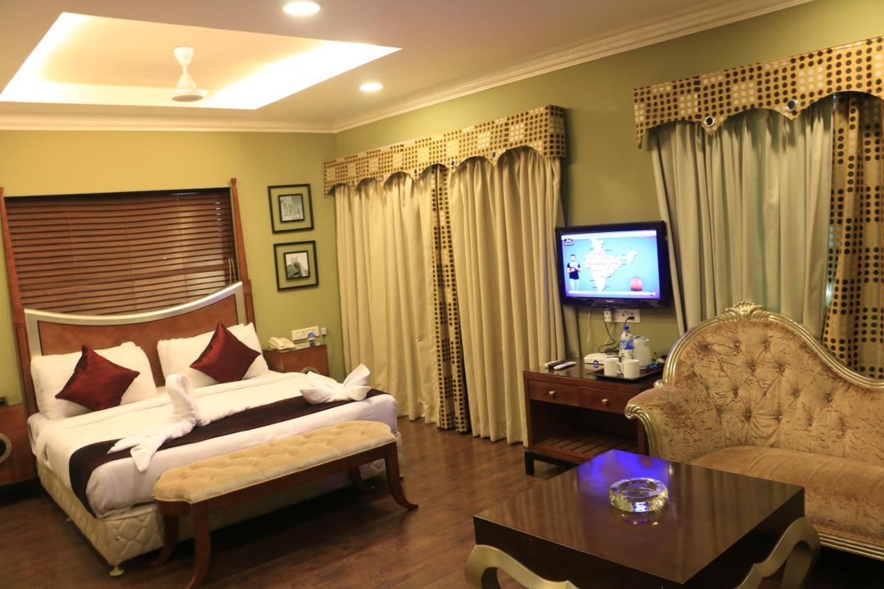 Jalsa Hotel & Banquets,Indore Exterior photo