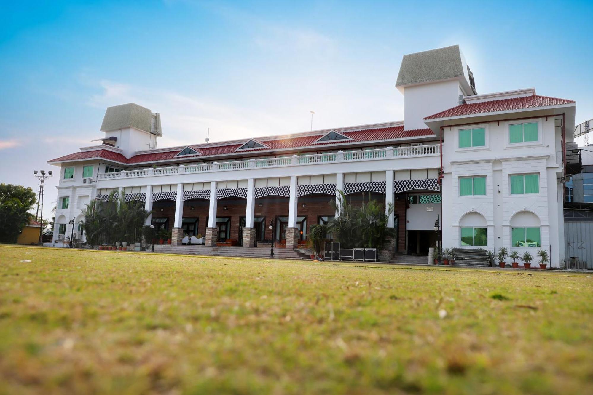 Jalsa Hotel & Banquets,Indore Exterior photo