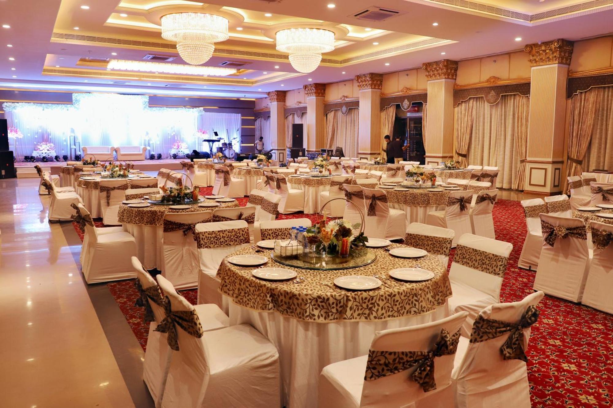 Jalsa Hotel & Banquets,Indore Exterior photo