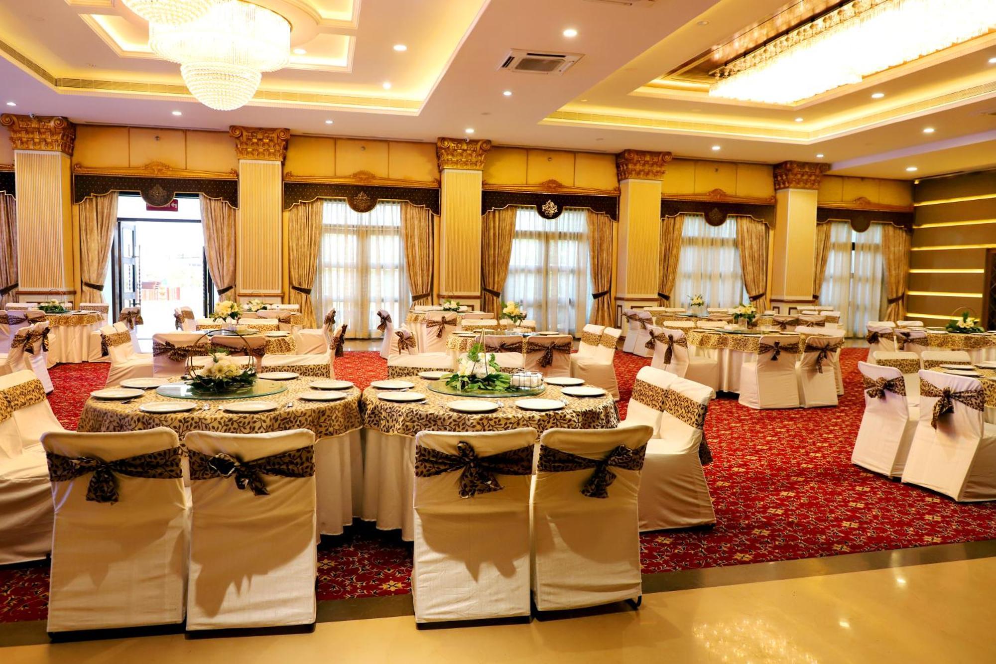 Jalsa Hotel & Banquets,Indore Exterior photo