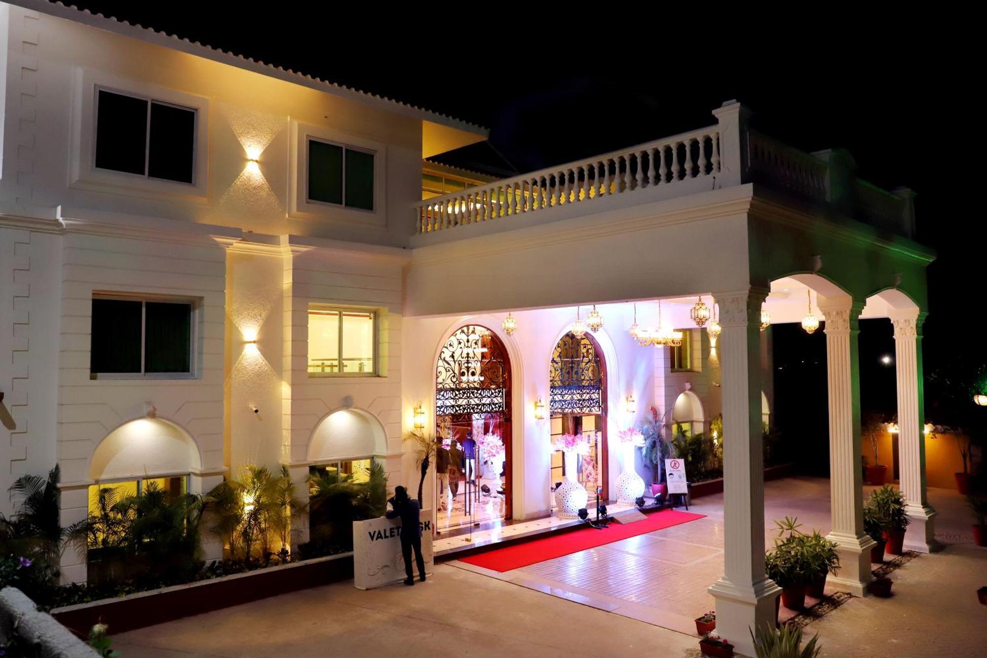 Jalsa Hotel & Banquets,Indore Exterior photo